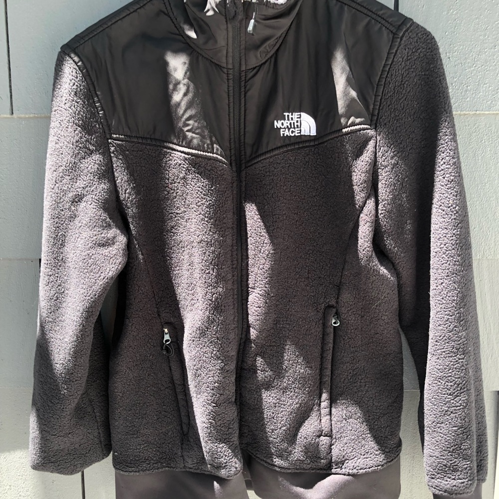 Black soft north face sweatshirt
